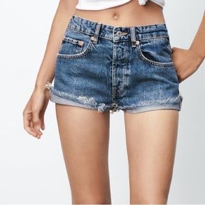 ZARA MID RISE DARK DENIM SHORTS
